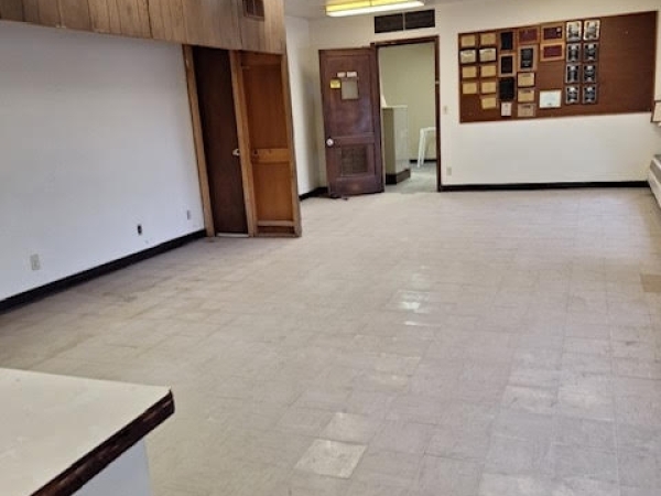 Listing Image #2 - Office for lease at 1724 4th Avenue, Rock Island IL 61201