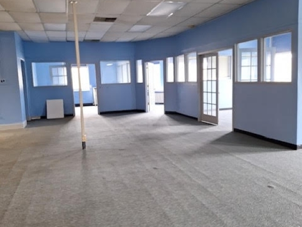 Listing Image #4 - Office for lease at 1724 4th Avenue, Rock Island IL 61201