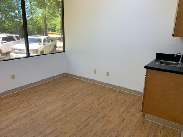 Listing Image #6 - Office for lease at 200 Greenleaves Blvd, Mandeville LA 70448