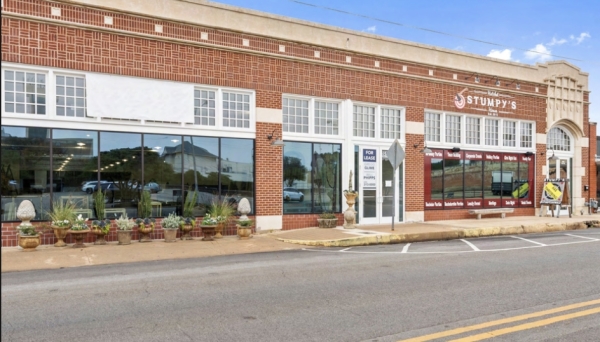 Listing Image #2 - Retail for lease at 924 Austin Ave, Waco TX 76701