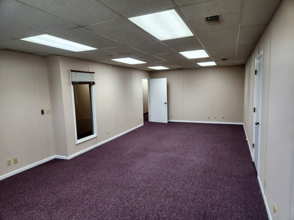 Listing Image #3 - Retail for lease at 2828 N Main St, Decatur IL 62526
