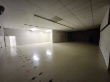 Listing Image #3 - Retail for lease at 2807-2825 N Main St, Decatur IL 62526