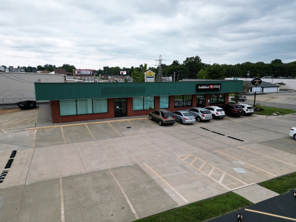 Listing Image #2 - Retail for lease at 2807 N Main St, Decatur IL 62526