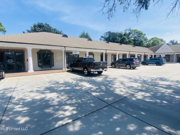 Listing Image #1 - Retail for lease at 452 Courthouse Road, Gulfport MS 39507