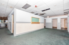 Retail property for lease in Crestwood, IL