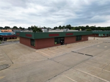 Retail property for lease in Decatur, IL