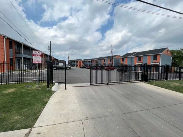 Listing Image #1 - Others for lease at 1051 Gillette Blvd, San Antonio TX 78224