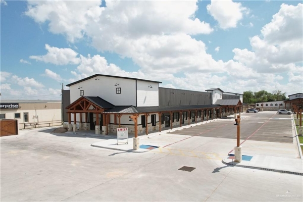 Listing Image #1 - Retail for lease at 404 Interstate 2 Bldg A Ste 10-15, Pharr TX 78577
