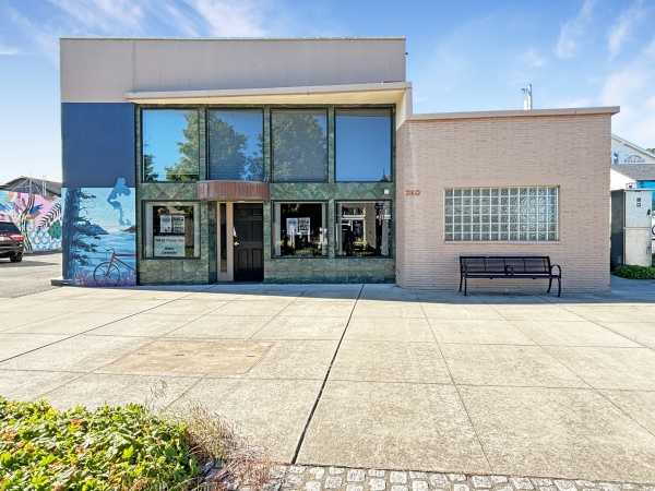 Listing Image #1 - Office for lease at 740 SE Pioneer Way, Oak Harbor WA 98277