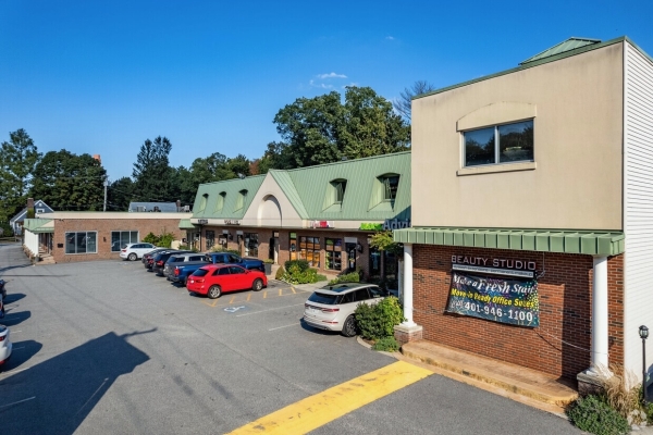 Listing Image #1 - Shopping Center for lease at 800 Oaklawn Avenue, Cranston RI 02920 Listing Image #1 - Shopping Center for lease at 800 Oaklawn Avenue, Cranston RI 02920