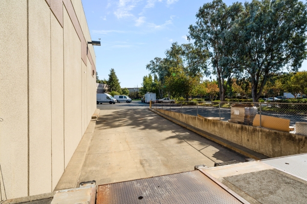 Listing Image #2 - Industrial for lease at 560-562 Technology Way, Napa CA 94558
