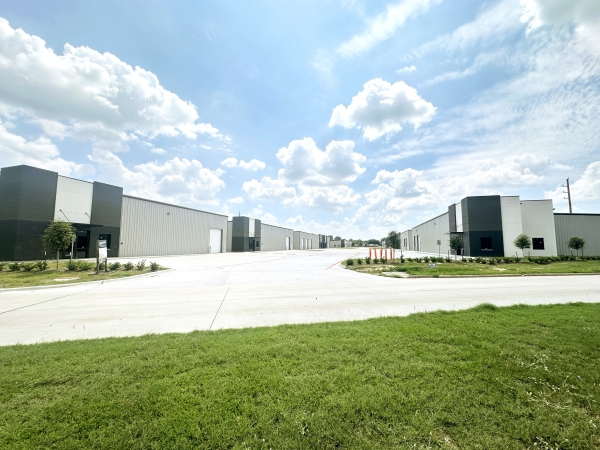 Listing Image #1 - Industrial for lease at 2425 Katy Fort Bend, Katy TX 77493