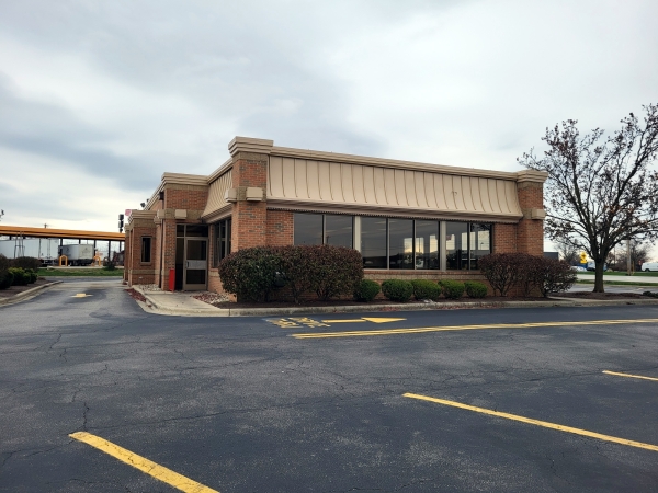Listing Image #2 - Retail for lease at 50 Roberts Rd, Wilmington OH 45177