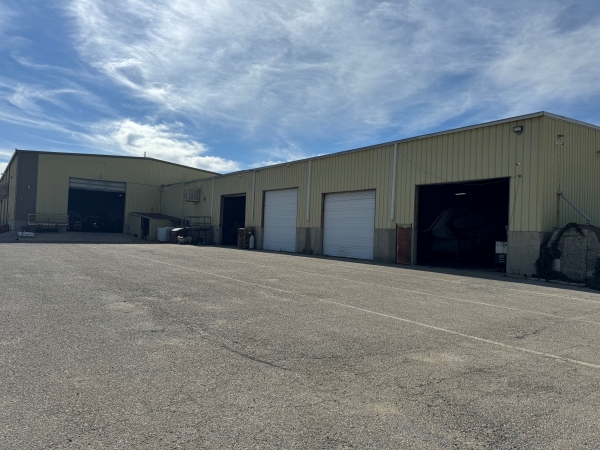 Listing Image #1 - Industrial for lease at 4196 Farm Road, West Jordan UT 84088