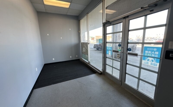 Listing Image #2 - Office for lease at 1412 N Prospect Ave, Champaign IL 61820