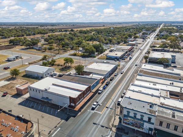 Listing Image #2 - Office for lease at 300 S Main St, McGregor TX 76657