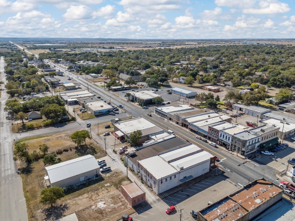 Listing Image #3 - Office for lease at 300 S Main St, McGregor TX 76657