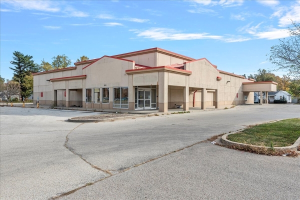 Listing Image #1 - Retail for lease at 920 E N Grand Ave, Springfield IL 62702