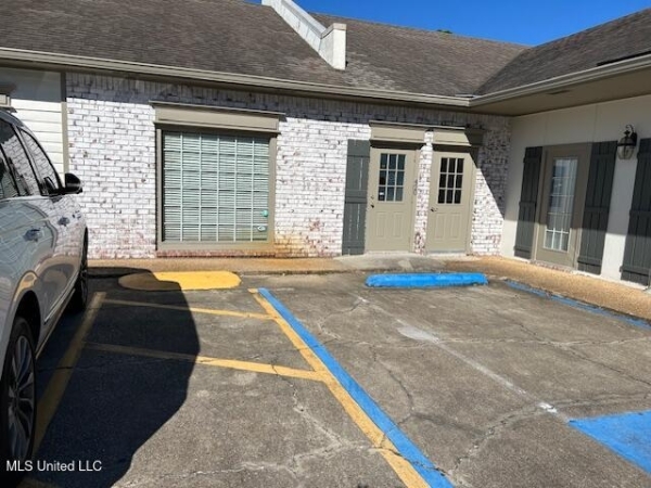 Listing Image #1 - Office for lease at 420 Security Square, Gulfport MS 39507