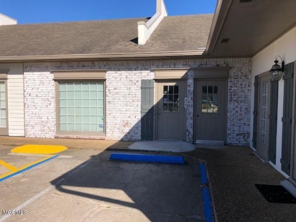 Listing Image #2 - Office for lease at 420 Security Square, Gulfport MS 39507