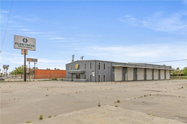 Listing Image #2 - Retail for lease at 221 W Expressway 83 2nd Building, La Feria TX 78559