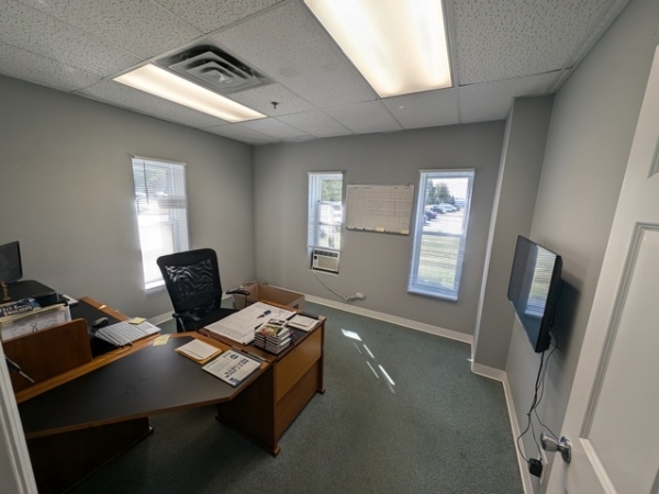 Listing Image #3 - Office for lease at 851 N Raddant Rd, Batavia IL 60510