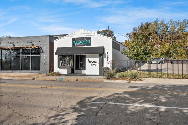 Listing Image #2 - Retail for lease at 1319 Austin Ave, Waco TX 76701