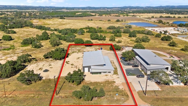 Listing Image #1 - Others for lease at 431 Ranch Rd 32, Blanco TX 78606