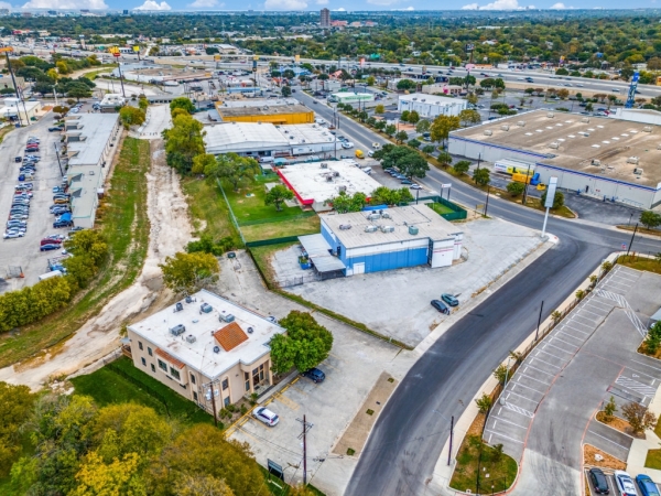 Listing Image #1 - Office for lease at 2810 Woodcliffe St, San Antonio TX 78230