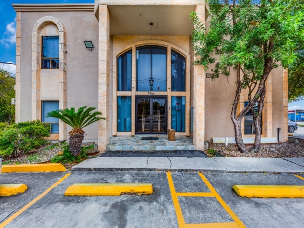 Listing Image #2 - Office for lease at 2810 Woodcliffe St, San Antonio TX 78230