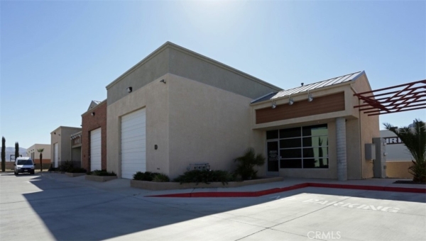 Listing Image #1 - Industrial for lease at 13455 Malaki Road, Apple Valley CA 92308