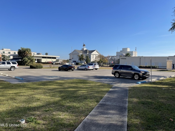 Listing Image #3 - Office for lease at 1607 24th Avenue, Gulfport MS 39501