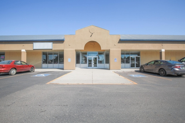 Listing Image #1 - Retail for lease at 2285 Overland Ave, Burley ID 83318