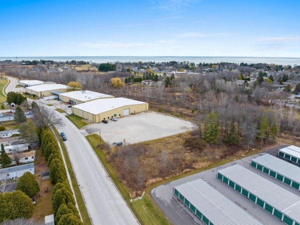 Listing Image #2 - Others for lease at 815 E Albert Dr, Manitowoc WI 54220