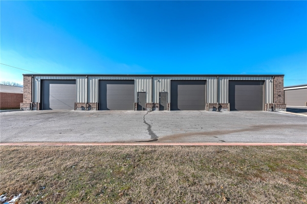 Listing Image #1 - Others for lease at 231 Commercial Street, Centerton AR 72719