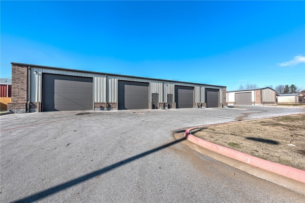 Listing Image #3 - Others for lease at 231 Commercial Street, Centerton AR 72719