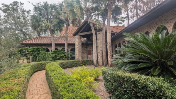 Listing Image #1 - Office for lease at 901 NW 57th Street, Gainesville FL 32605