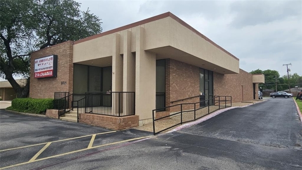 Listing Image #2 - Industrial for lease at 8021 E R L THORNTON Freeway A, Dallas TX 75228