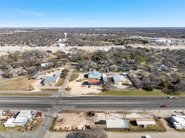 Listing Image #2 - Industrial for lease at 1216 New Dallas Hwy, Bellmead TX 76705