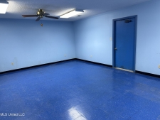 Listing Image #3 - Office for lease at 4019 2nd Street, Moss Point MS 39563