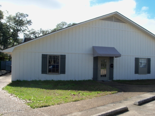 Listing Image #1 - Office for lease at 445 Security Square, Gulfport MS 39507