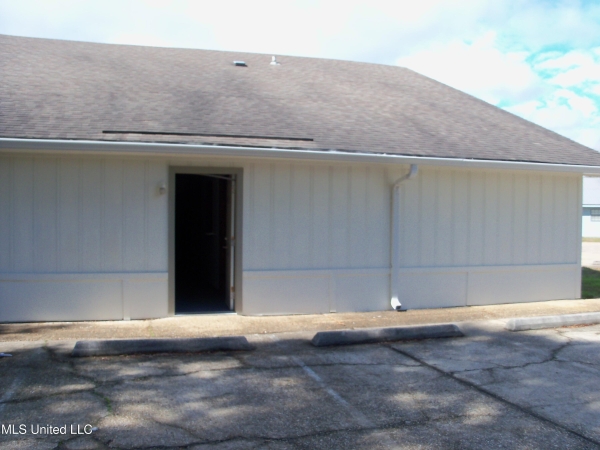 Listing Image #2 - Office for lease at 445 Security Square, Gulfport MS 39507