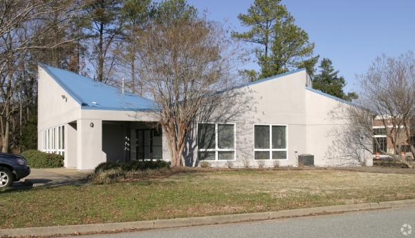 Listing Image #3 - Retail for lease at 710 Thimble Shoals Suite B, Newport News VA 23606