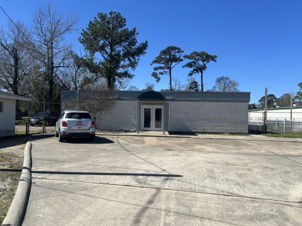 Listing Image #2 - Retail for lease at 4270 East Lucas, Beaumont TX 77708