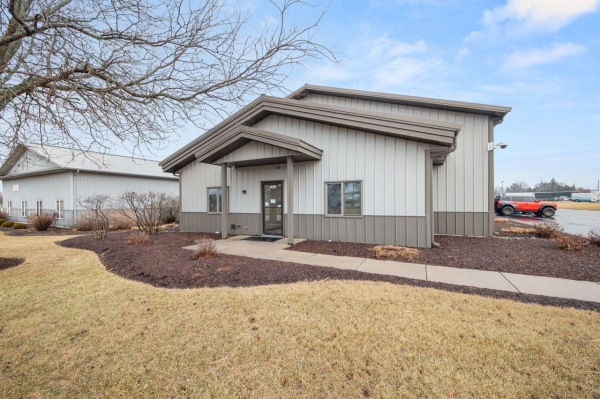 Listing Image #1 - Others for lease at 435 Borden Avenue, Sycamore IL 60178