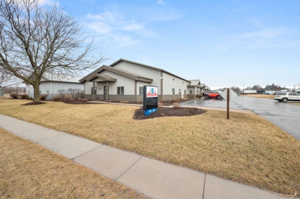 Listing Image #2 - Others for lease at 435 Borden Avenue, Sycamore IL 60178