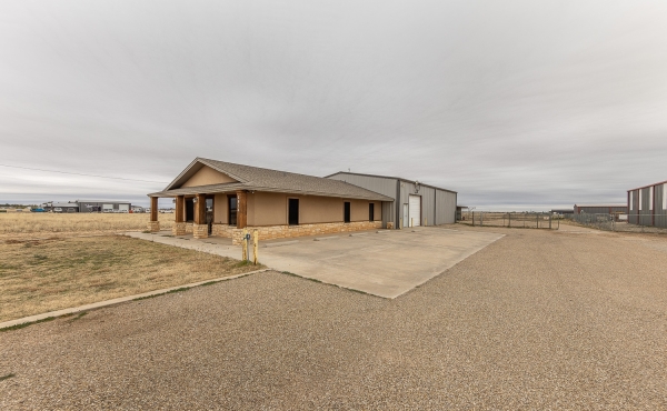 Listing Image #3 - Office for lease at 5914 County Road 6300, Lubbock TX 79416