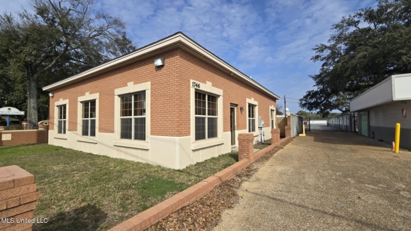 Listing Image #1 - Office for lease at 1746 Pass Road, Biloxi MS 39531