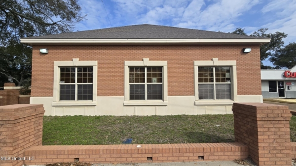Listing Image #2 - Office for lease at 1746 Pass Road, Biloxi MS 39531