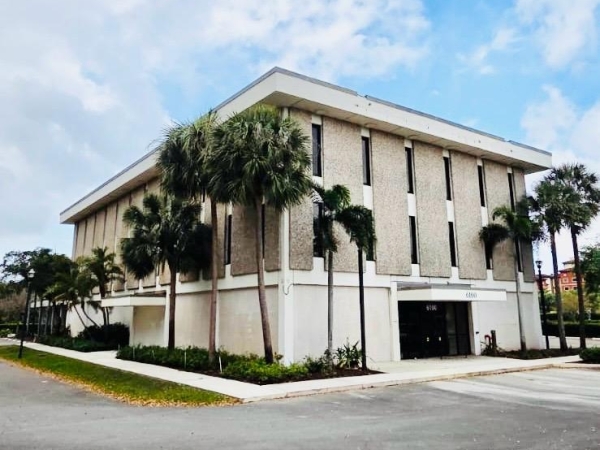 Listing Image #1 - Office for lease at 6100 Griffin Road, Davie FL 33314